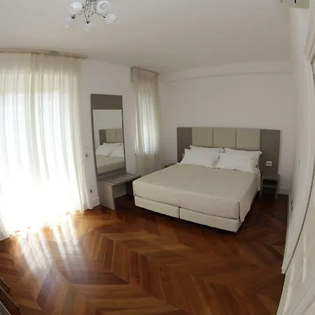 Guest house Champagne Sirmione