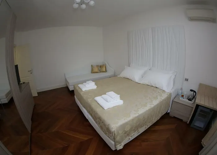 Champagne Guest house 4*
